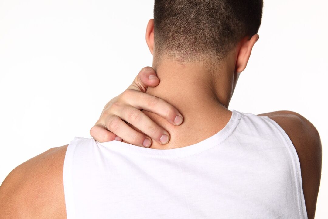 A nyaki osteochondrosis kellemetlen érzéssel és fájdalommal jár a nyakban